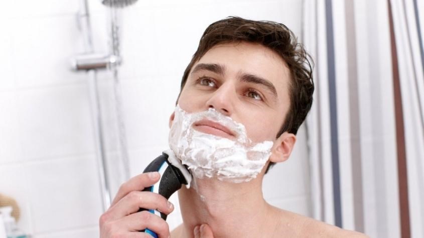Không nên cạo râu trước khi tắm
