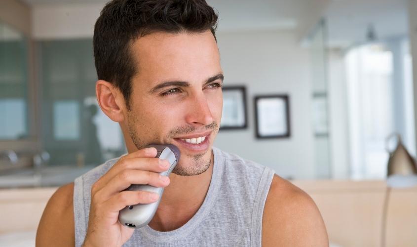 Tập làm quen với máy cạo râu