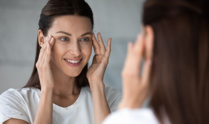 Dưỡng ẩm vùng mắt