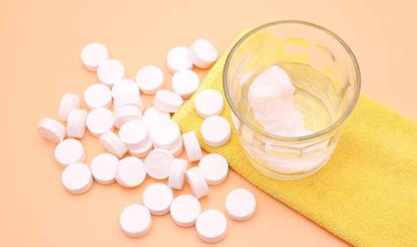 Ngâm mặt nạ nén hay mặt nạ khô vào tinh chất còn thừa