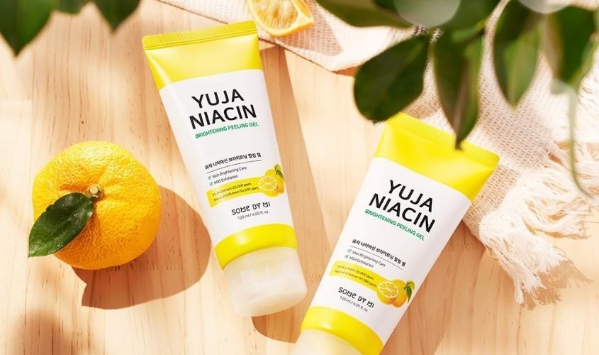 Gel dưỡng ẩm làm sáng da chiết xuất Quýt Yuja Some By Mi Niacin Brightening Moisture 100 ml