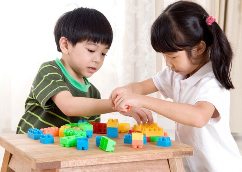 Những loại đồ chơi an toàn cho trẻ em trong độ tuổi đi học từ 6 đến 12 tuổi.