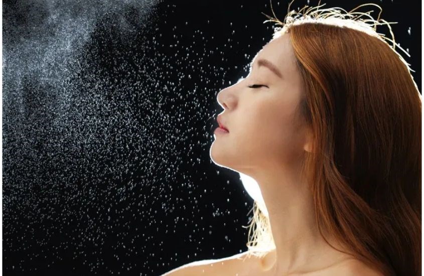 Xịt khoáng để cấp ẩm cho da Xịt khoáng để cấp ẩm cho da