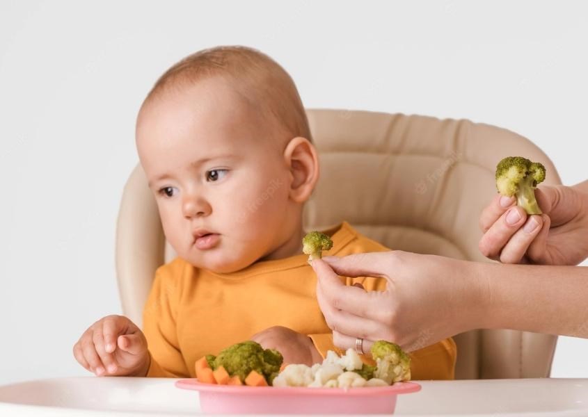 Một số trẻ không thích ăn bông cải xanh vì mùi vị của nó. Nguồn từ freepik