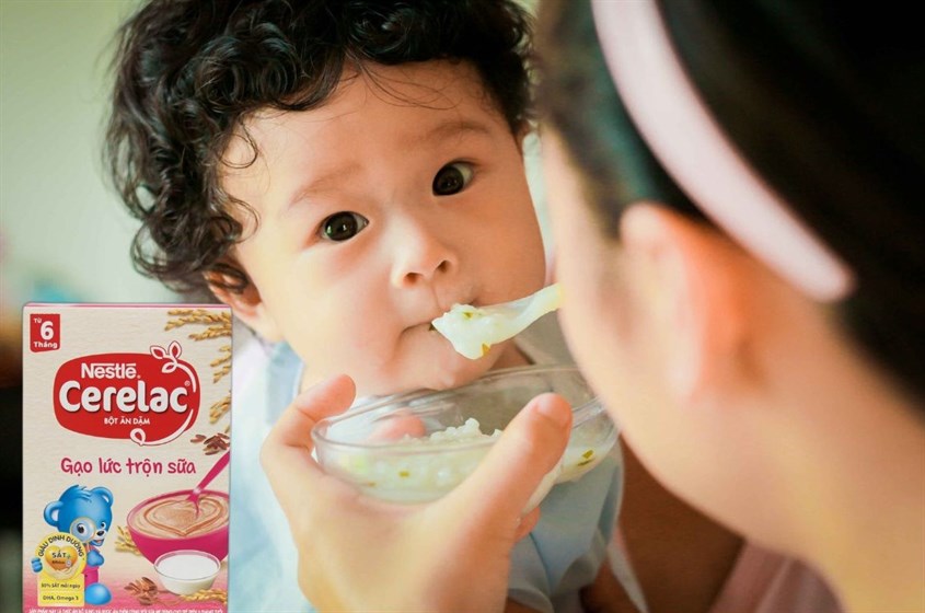 Bột ăn dặm cho bé 5 tháng Nestle Cerelac