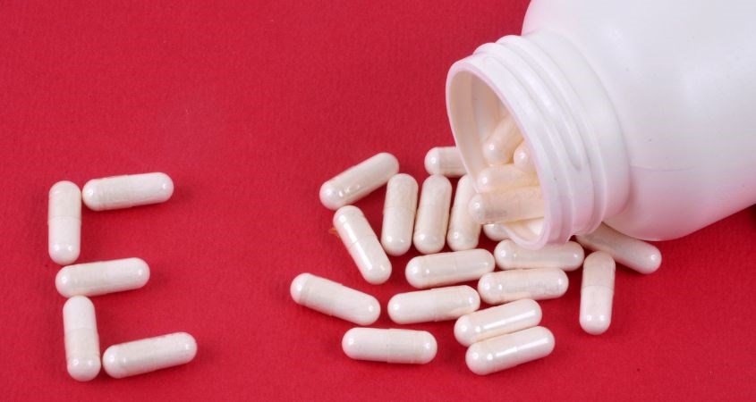 Có thể lựa chọn bổ sung bằng các chế phẩm của vitamin E 