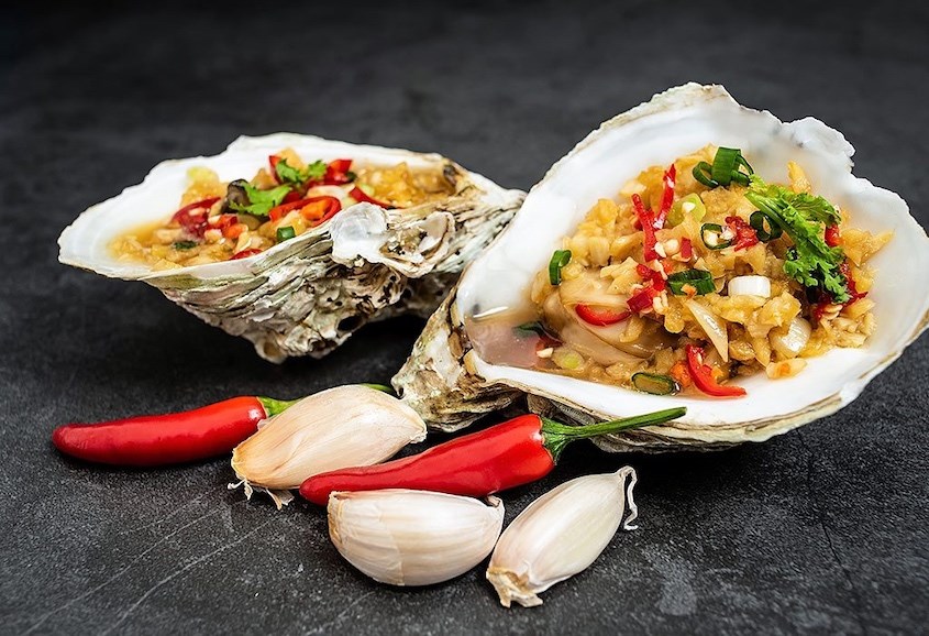 Hàu sống rất ngon nhưng hoàn toàn không tốt cho sức khỏe của mẹ bầu. Ảnh: Getty Images Hàu sống rất ngon nhưng hoàn toàn không tốt cho sức khỏe của mẹ bầu. Ảnh: Getty Images