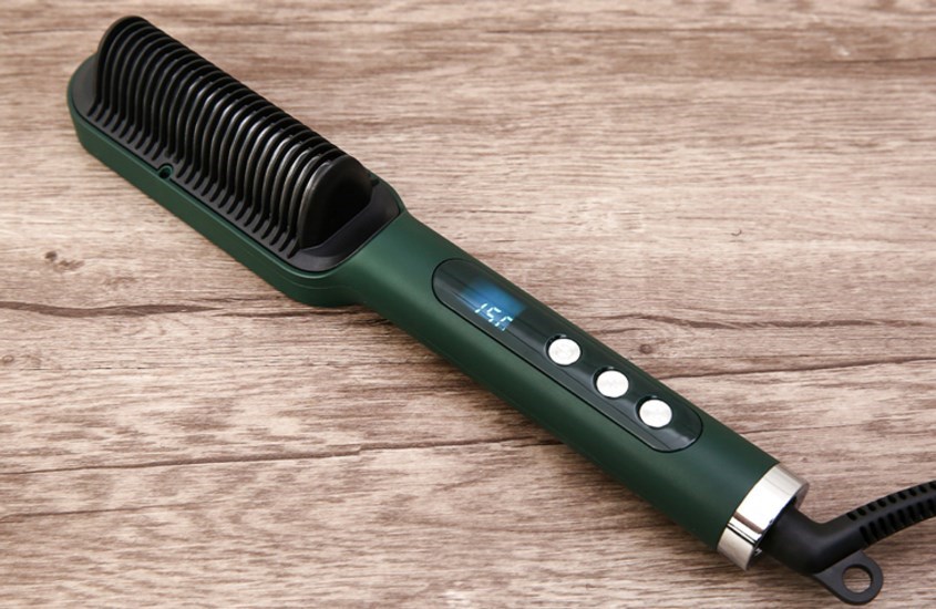 Dùng lược điện chải tóc đa năng K.SKIN KD380K để chải tóc uốn Dùng lược điện chải tóc đa năng K.SKIN KD380K để chải tóc uốn