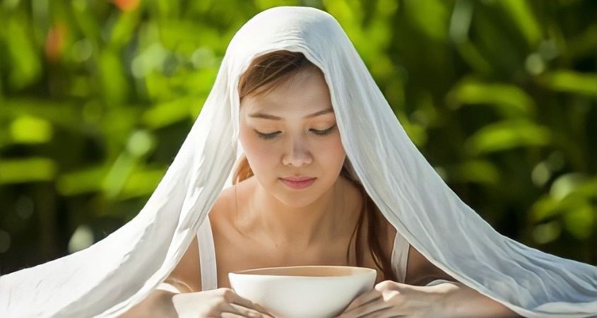  Nên xông mặt bằng nước muối nóng