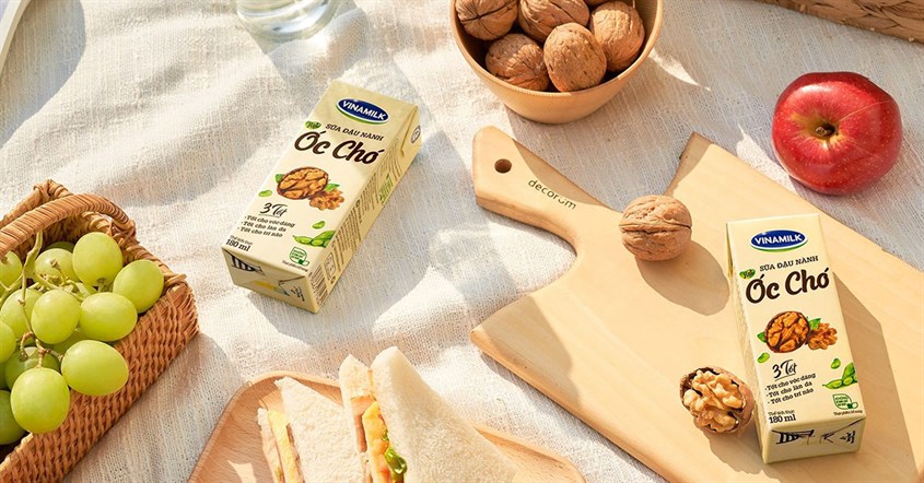 Sữa đậu nành hạt óc chó Vinamilk 180 ml