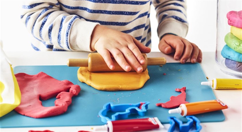 Hãy thử làm nguyên liệu để nặn từ những thực phẩm có sẵn. Nguồn ảnh: The Artful Parent