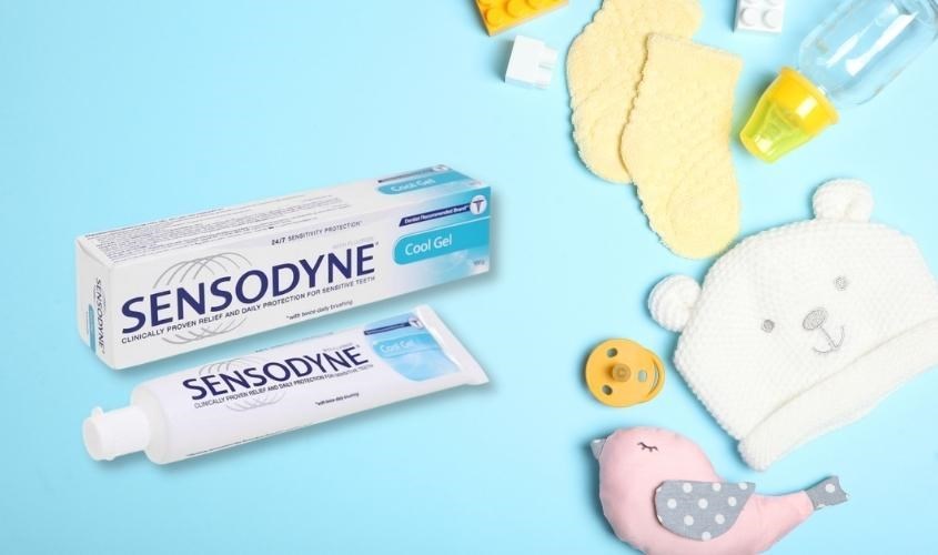 Khử mùi bình sữa bằng kem đánh răng Sensodyne Cool Gel hương bạc hà 100g