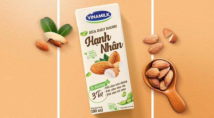 Nên uống sữa vào buổi chiều khoảng 3 hoặc 4 giờ