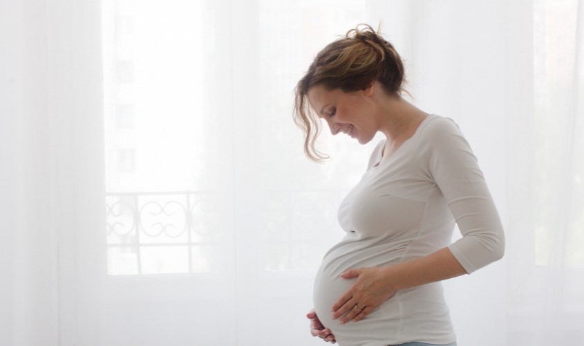 Không búi tóc, cột tóc quá chặt