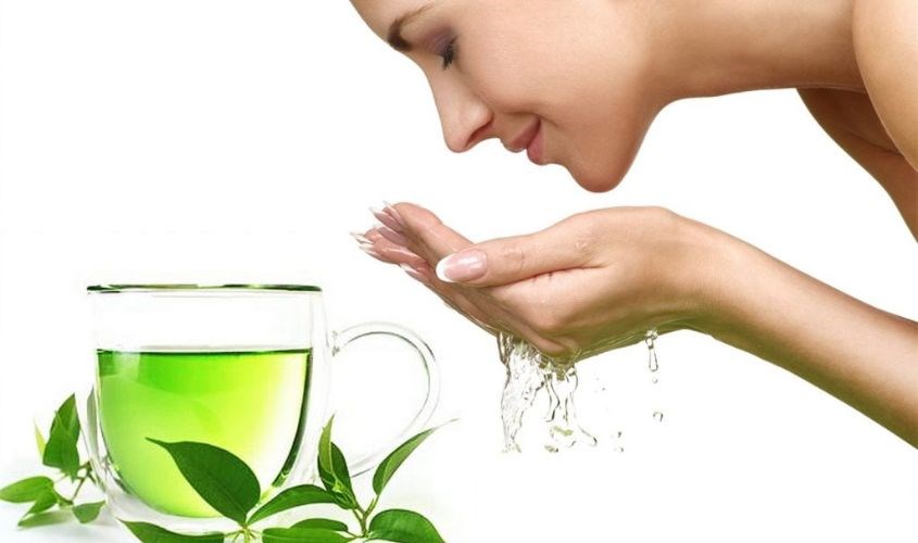 Dùng trà xanh làm sạch da mặt loại bỏ bụi bẩn, vi khuẩn trên da và giúp da ngăn ngừa lão hóa