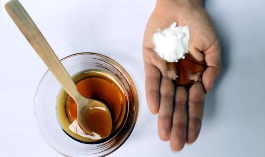 Dùng baking soda và mật ong làm sạch da mặt hiệu quả và giúp da cải thiện nhanh chóng
