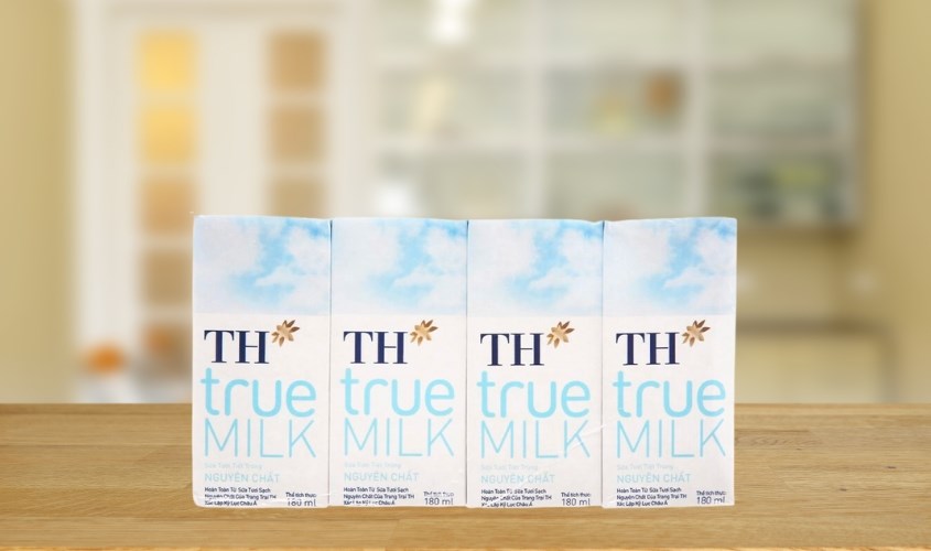 Lốc 4 hộp sữa tươi tiệt trùng TH true MILK ít đường 180 ml (từ 1 tuổi )