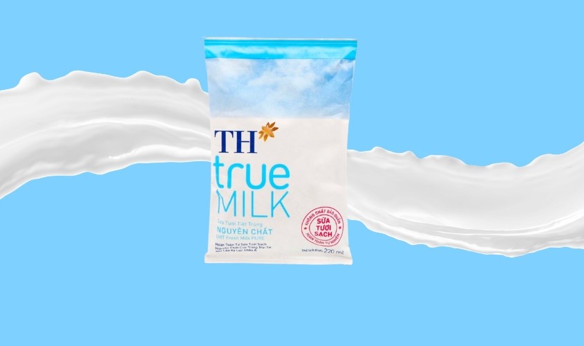 Sữa tươi tiệt trùng TH true MILK không đường 220 ml (từ 1 tuổi )