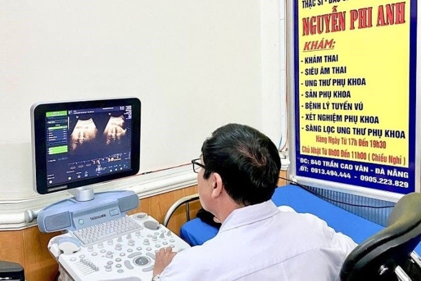 Việc siêu âm thai là một trong những bước của xét nghiệm sàng lọc 3 tháng đầu