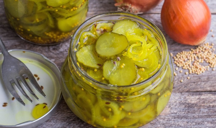 Dưa chuột muối có nhiều vi khuẩn axit lactic tự nhiên