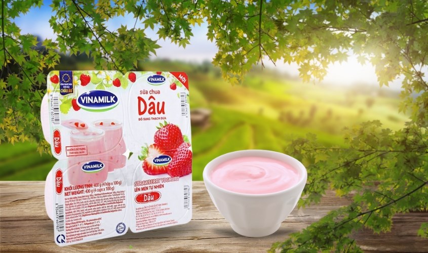Lốc 4 hộp sữa chua trái cây Vinamilk vị dâu 100g (từ 1 tuổi)