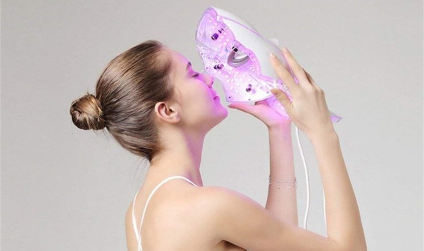 Tùy thuộc vào tình trạng da mà bạn có thể lựa chọn mặt nạ LED có ánh sáng phù hợp