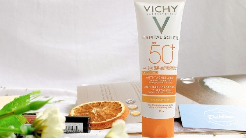 Kem chống nắng dưỡng da 3 trong 1 có màu Vichy Capital Soleil SPF 50+ PA++++ 50 ml