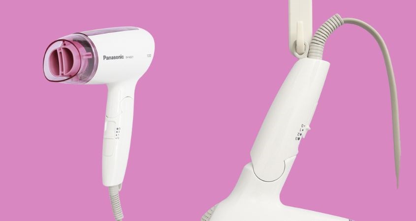 Máy sấy tóc 1200W Panasonic ND21-P645 được treo lên để bảo quản
