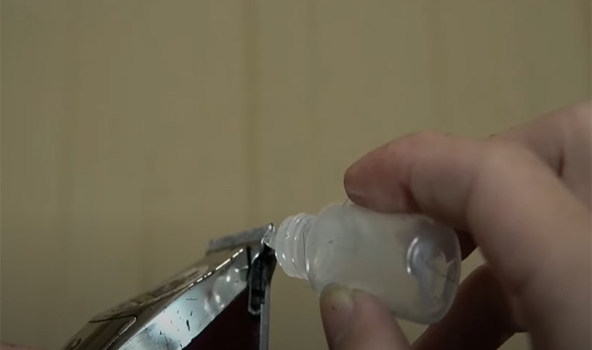 Tra dầu cho tông đơ