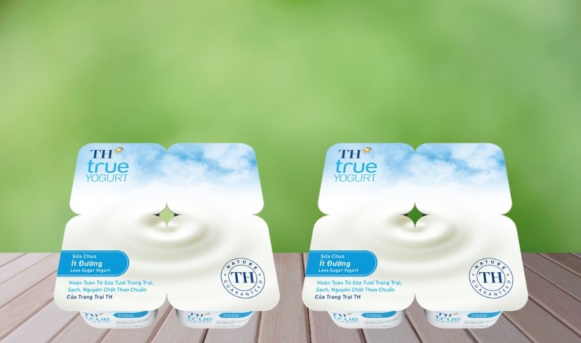 Lốc 4 hộp sữa chua ít đường TH true YOGURT 100g (từ 1 tuổi)