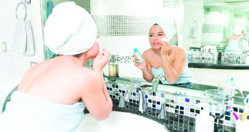 Sử dụng nước tẩy trang không phù hợp