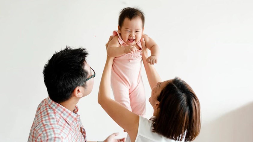 Dù trẻ đã cứng cáp hơn nhưng bố mẹ cũng nên theo dõi các hoạt động của trẻ để đảm bảo an toàn. Nguồn: Freepik