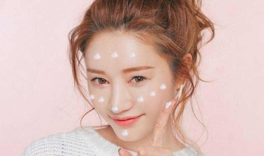 Thoa đều kem chống nắng trên da