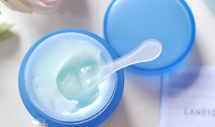 Mặt nạ ngủ là sản phẩm giúp dưỡng ẩm, bổ sung nước cho da vào ban đêm