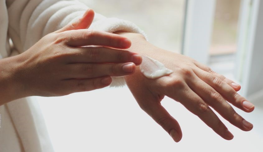 Test sản phẩm lên một vùng da nhỏ trước khi sử dụng