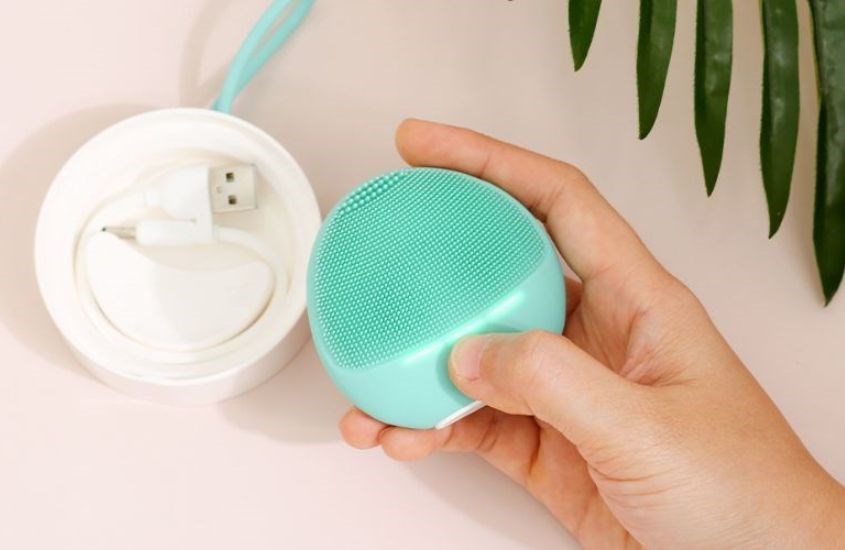 Máy rửa mặt và massage dành cho da nhạy cảm Halio Sweet Mint