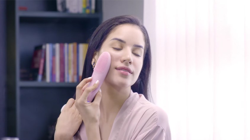 Tính năng đẩy dưỡng chất của máy rửa mặt Dr.Glatt