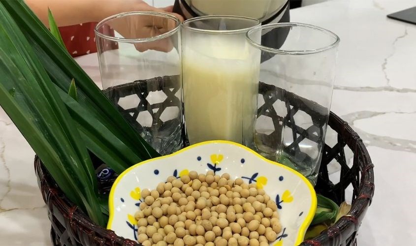 Sữa đậu nành tự nấu thơm ngon, đảm bảo vệ sinh