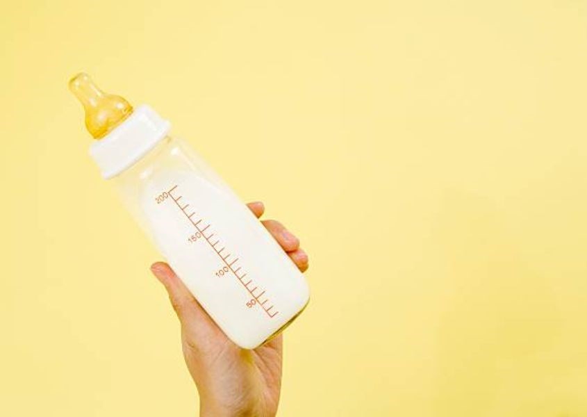 Cách sắp xếp bình sữa hợp lý. Nguồn: Getty Images.