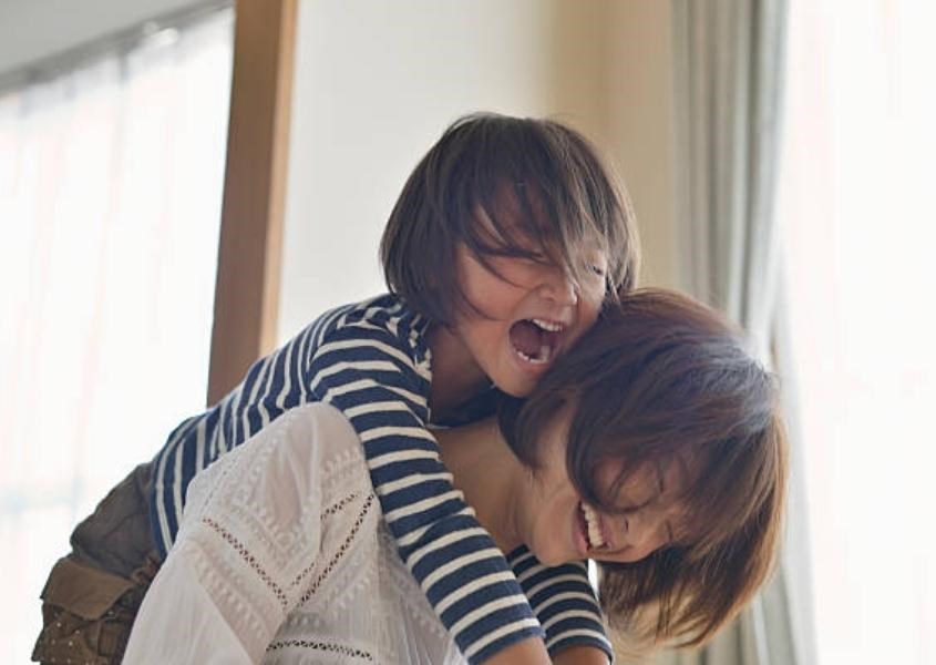 Nuôi dưỡng sự cảm thông ở trẻ. Nguồn: Getty Images.