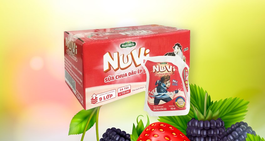 Thùng 24 túi sữa chua uống tiệt trùng NutiFood NuVi Power hương dâu 110 ml