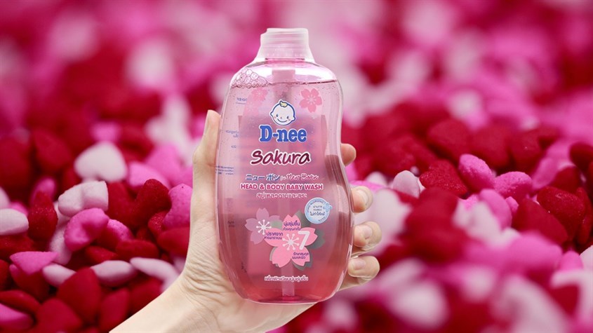 Tắm gội cho bé D-nee Sakura hồng hương hoa anh đào 200 ml