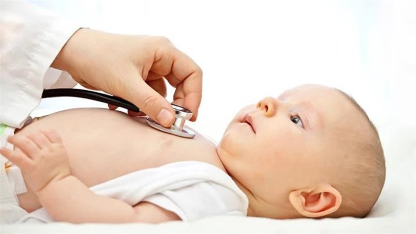 Nhờ có kháng thể nhận được từ mẹ, bé ít bị ốm vặt hơn. Nguồn ảnh: Newborn Baby Nhờ có kháng thể nhận được từ mẹ, bé ít bị ốm vặt hơn. Nguồn ảnh: Newborn Baby