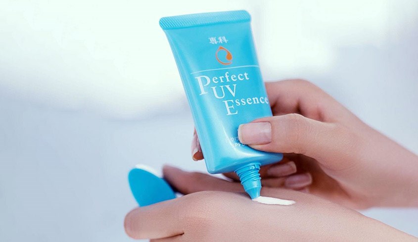 Tinh chất chống nắng Senka Perfect UV Essence SPF 50+/PA++++ 50g