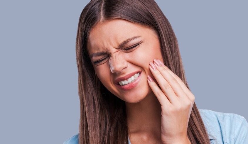 Cân nhắc sử dụng bàn chải điện khi gặp vấn đề về răng miệng