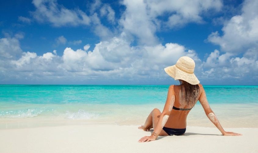 Kem chống nắng thật không bị trôi ngay khi ta tắm biển