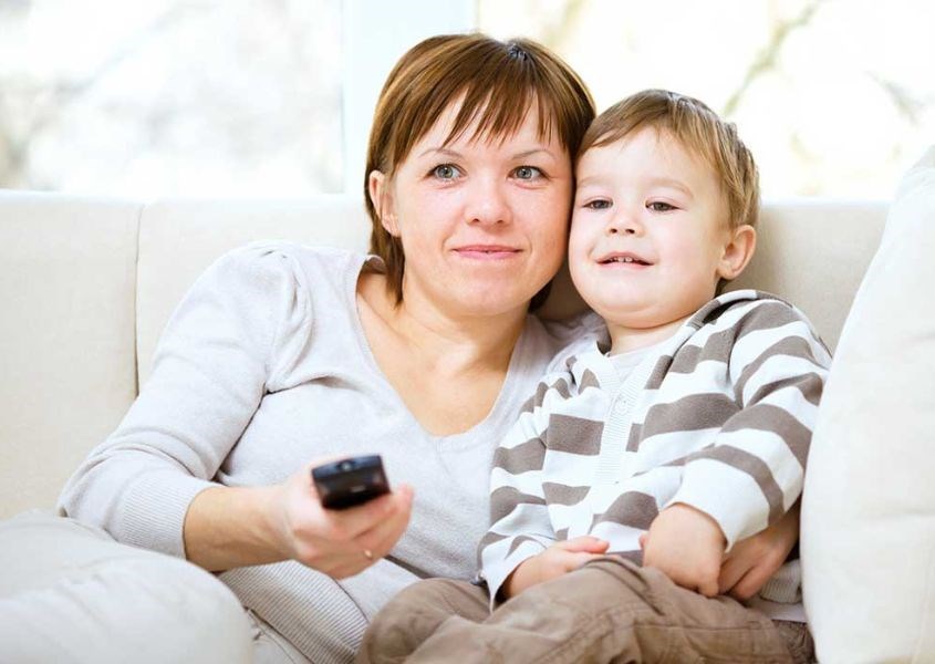 Lựa chọn cho trẻ xem những chương trình phù hợp với lứa tuổi. Nguồn từ cdnparenting