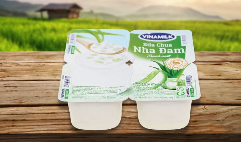 Lốc 4 hộp sữa chua trái cây Vinamilk vị nha đam 100g