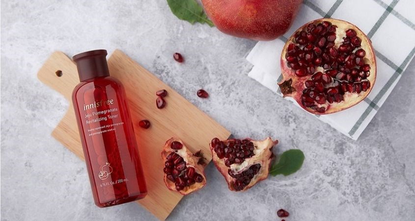 Innisfree Jeju Pomegranate Revitalizing Toner chiết xuất từ lựu đỏ