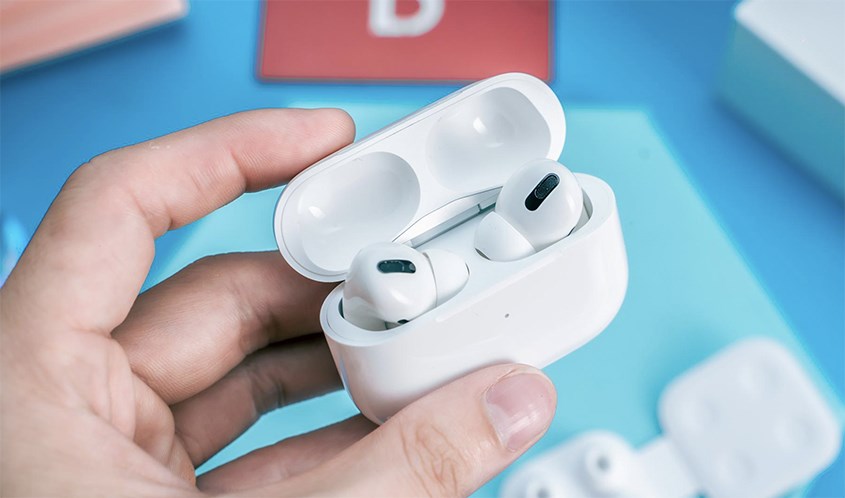 Cách sạc tai nghe AirPods